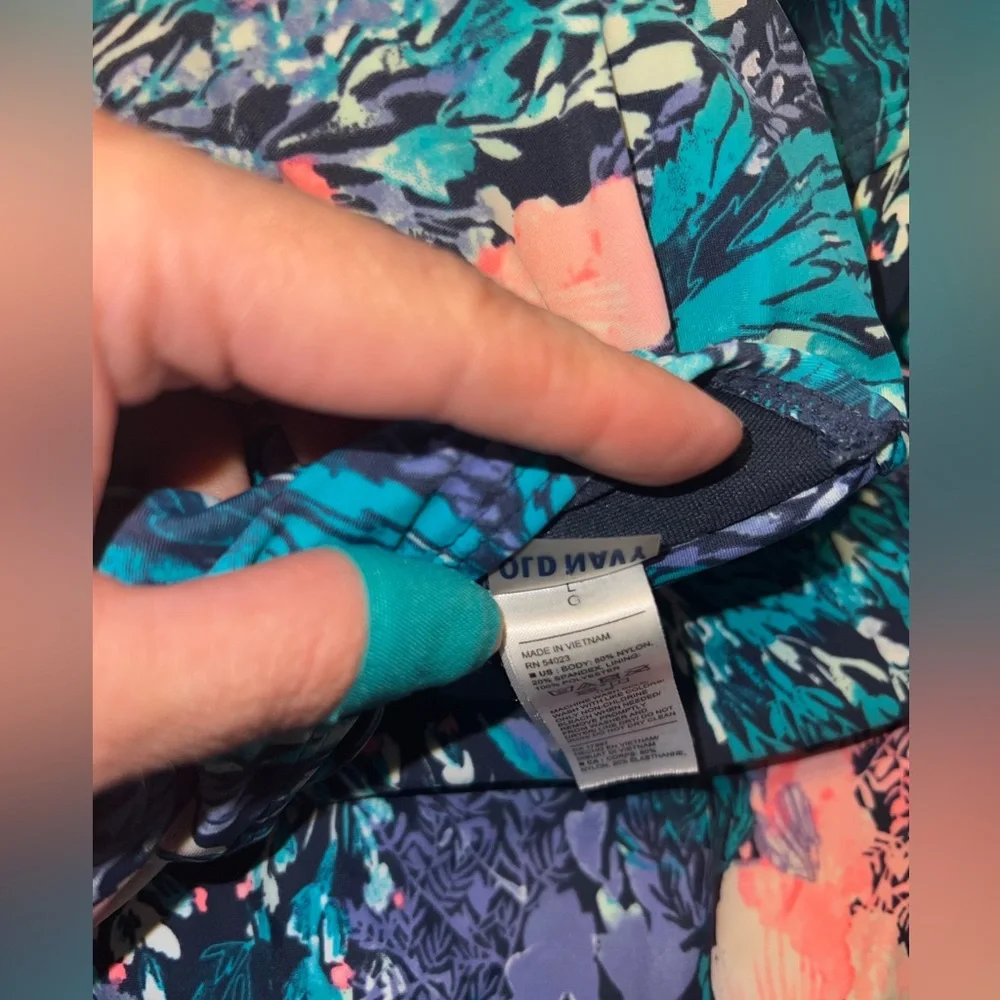 Women's Old Navy Bathing suit Large - Picture 3 of 3